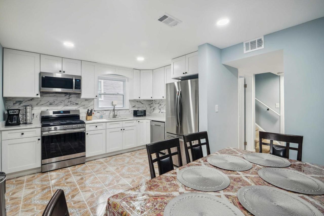 Pet-Friendly Mount Rainier Home With Gas Grill! Exterior photo